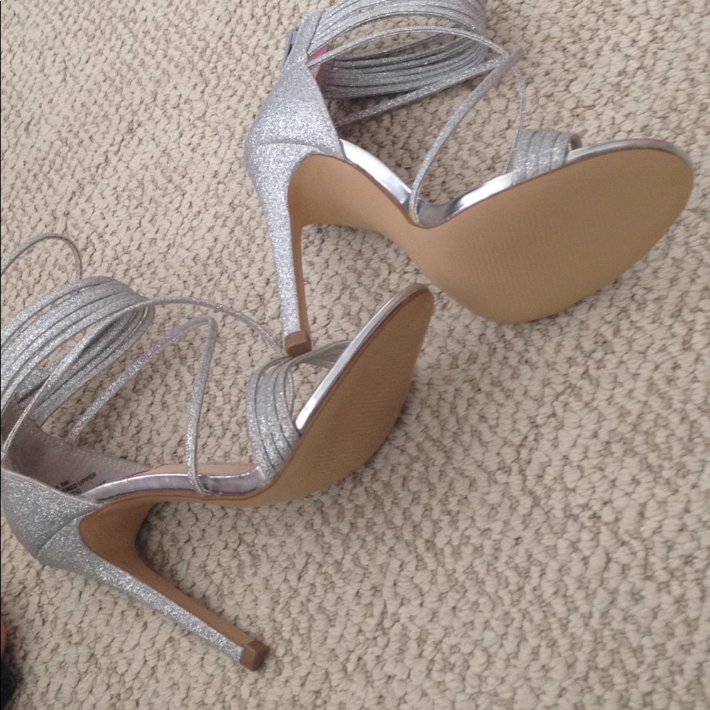 *NWOT Betsey Johnson heels - Picture 3 of 5